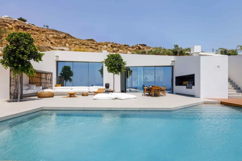 Beautiful Hillside Villa With Stunning Sunset Views
