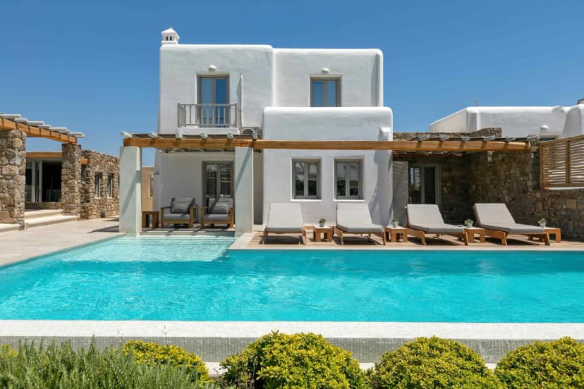 Stunning Family Villa With Lush Gardens And Pool