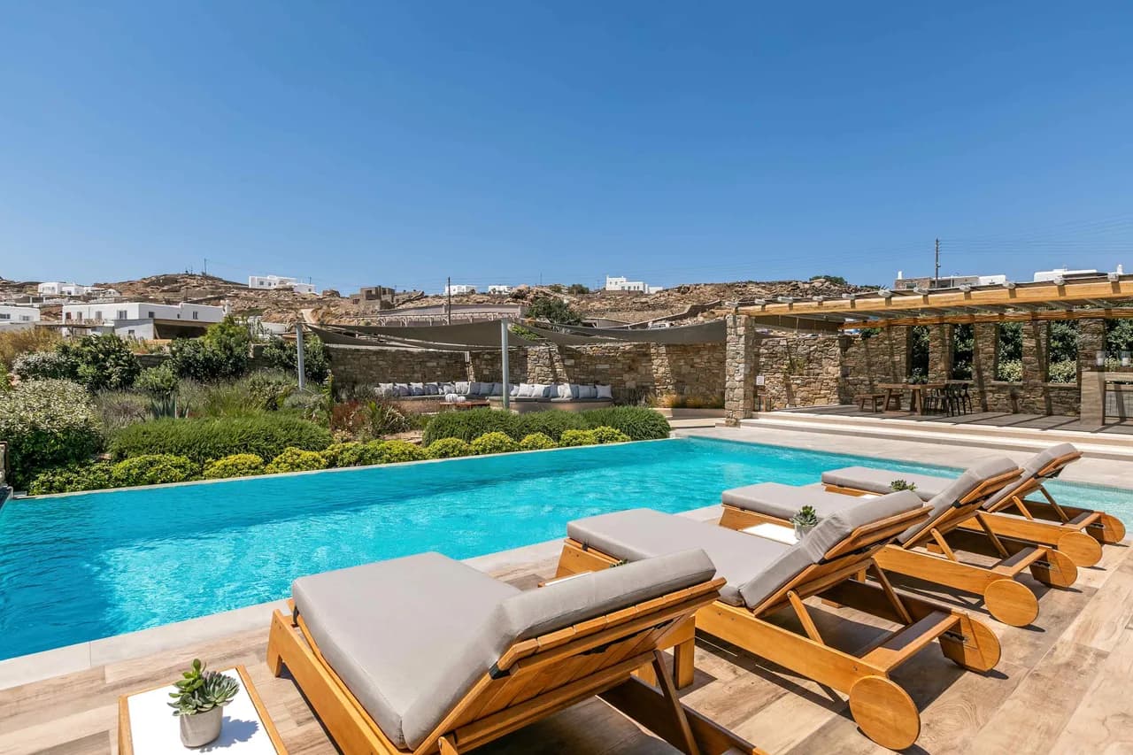 Stunning Family Villa With Lush Gardens And Pool photo 5
