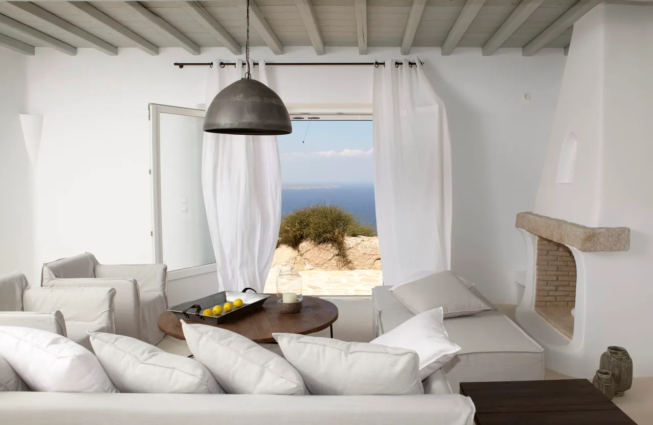 White Beauty Villa with Modern Infinity Pool photo 5