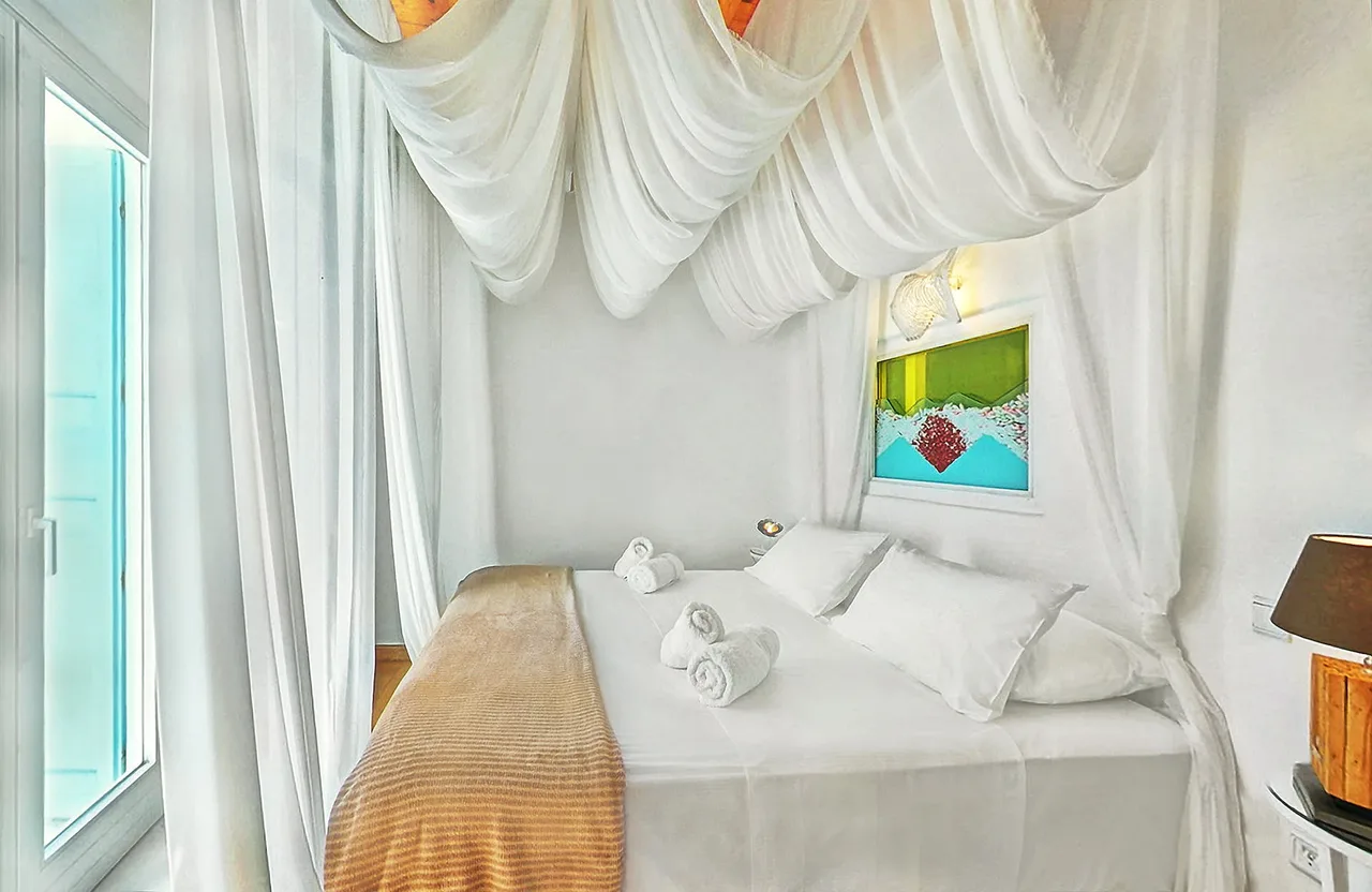 Heavenly Waters Villa on a Rocky Hill in Kastro photo 4