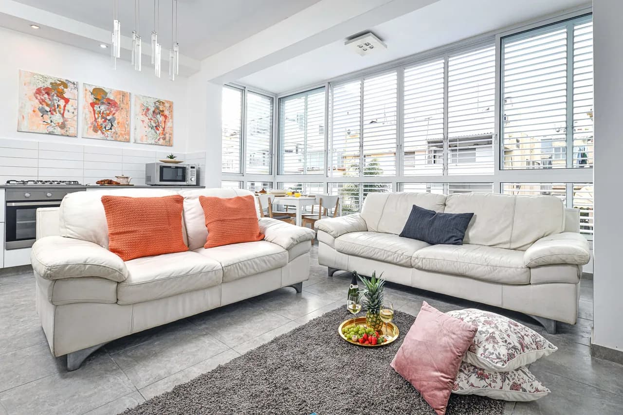 Modern 3 BR Apartment photo 4