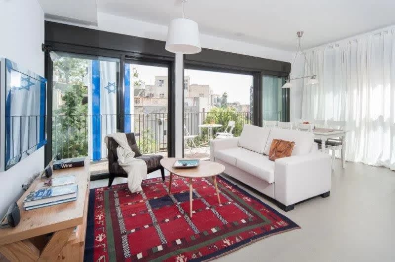 Spacious 2 BR Apartment With Private Balcony photo 5