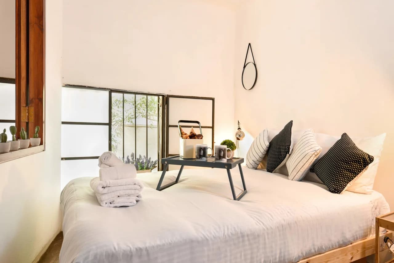 Beautifully Decorated Apartment With Garden Area photo 2