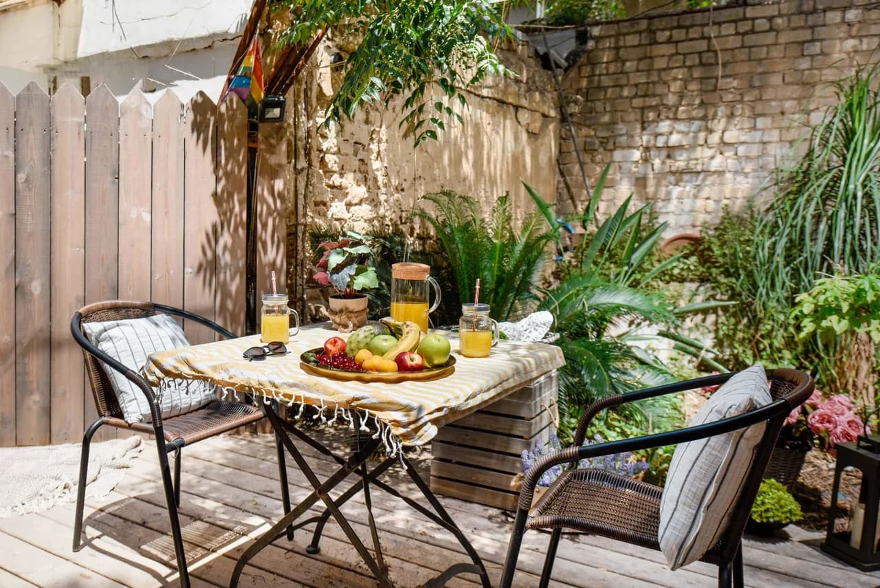 Beautifully Decorated Apartment With Garden Area photo 4