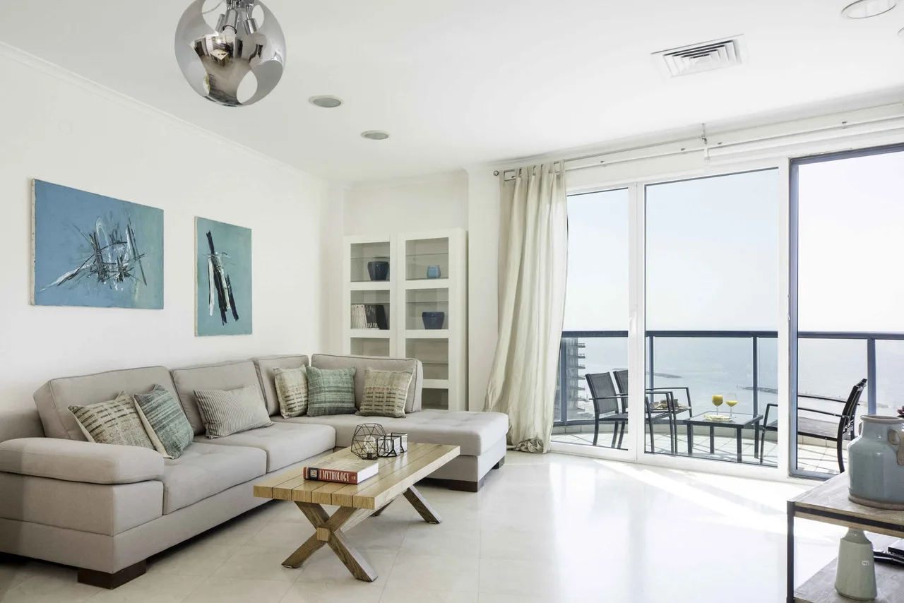 Splendid Beachfront Apartment With Panoramic Views photo 5