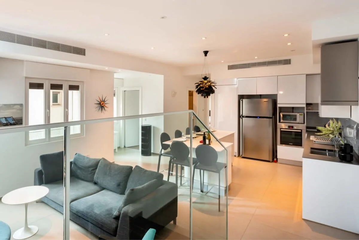 Stylish 2 BR Apartment With Amazing Views photo 3