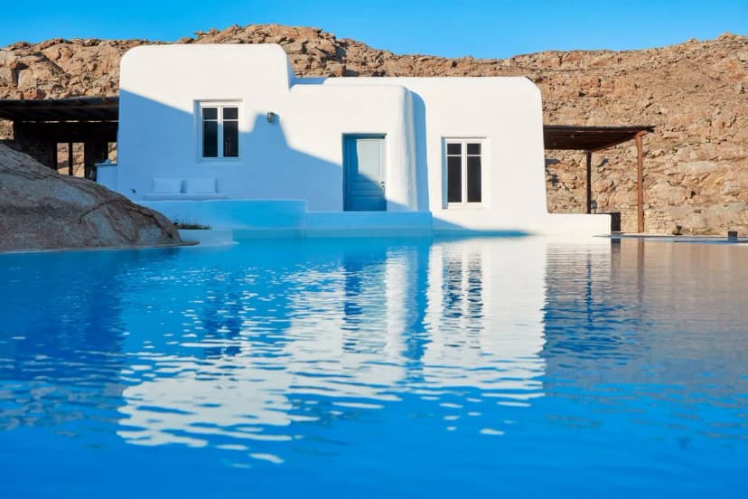 Luxurious Villa With Elegant Architecture And Pool