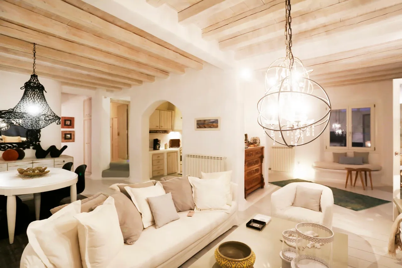 Elegant Villa by Kalo Livadi Beach photo 2