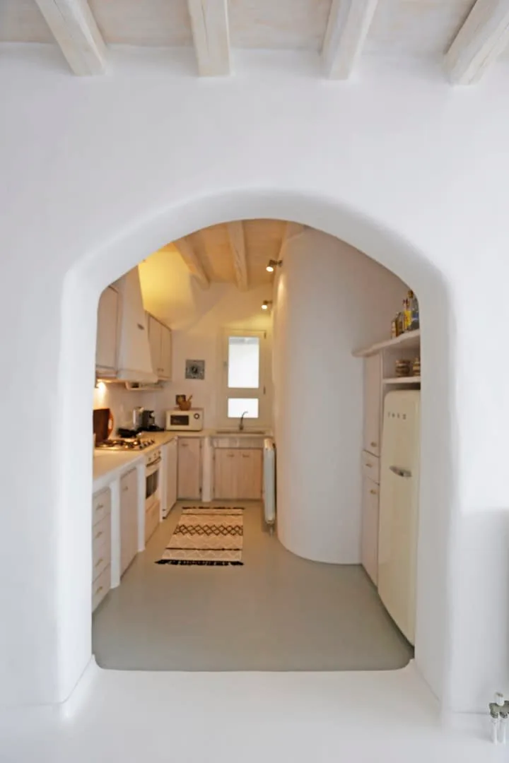 Elegant Villa by Kalo Livadi Beach photo 4