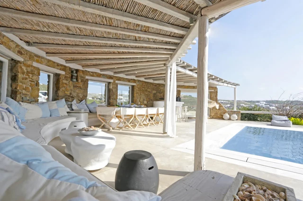 Elegant Villa by Kalo Livadi Beach photo 5