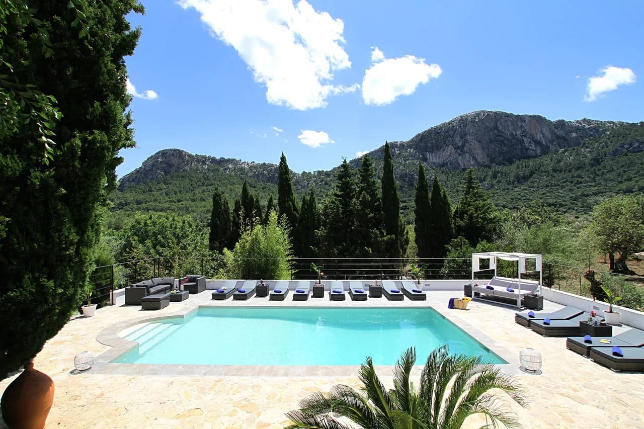 Country Lane Farmhouse Set In Pollenca Hills photo 5