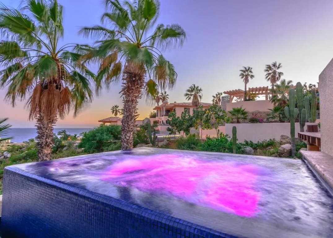 Luxury Villa Walking Distance from Beautiful Beach photo 4