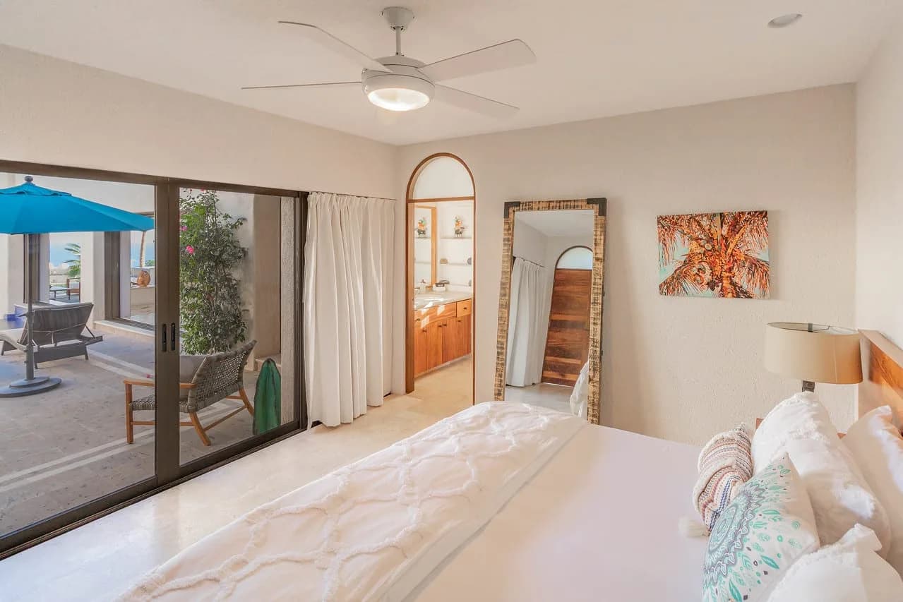 Luxury Villa Walking Distance from Beautiful Beach photo 5