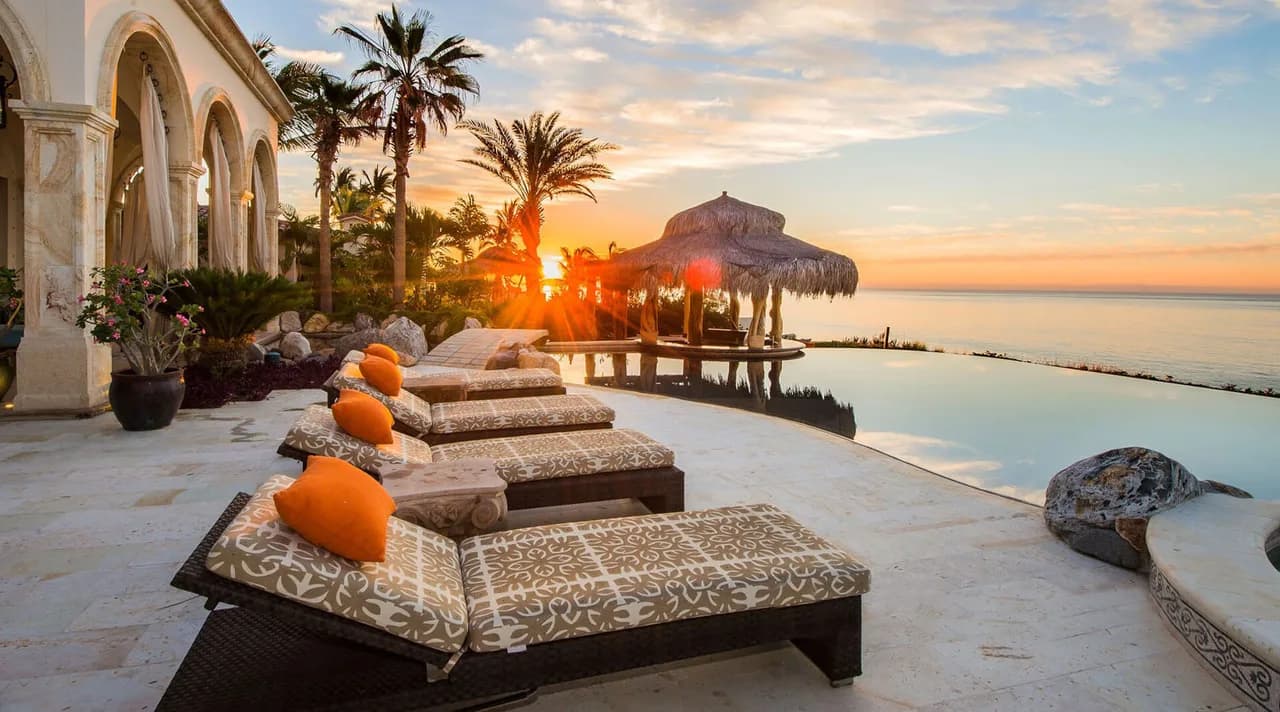 Lovely Mexican Style Villa with Sunset Views
