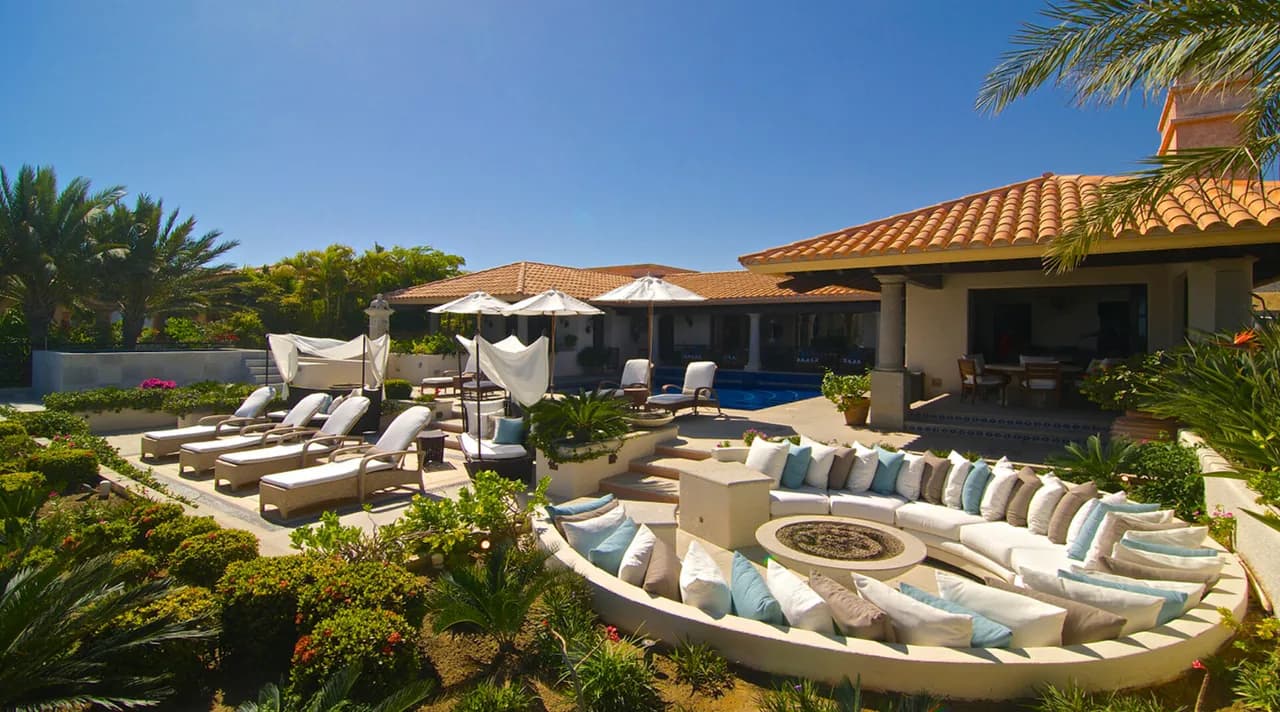 Charming Villa of Mexico with Modern Design photo 3