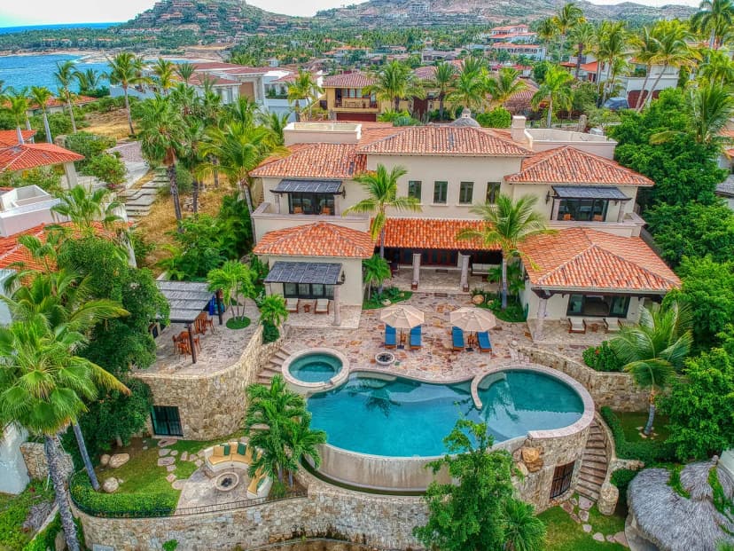 Sleek Mexican Modern Villa with Swimming Pool
