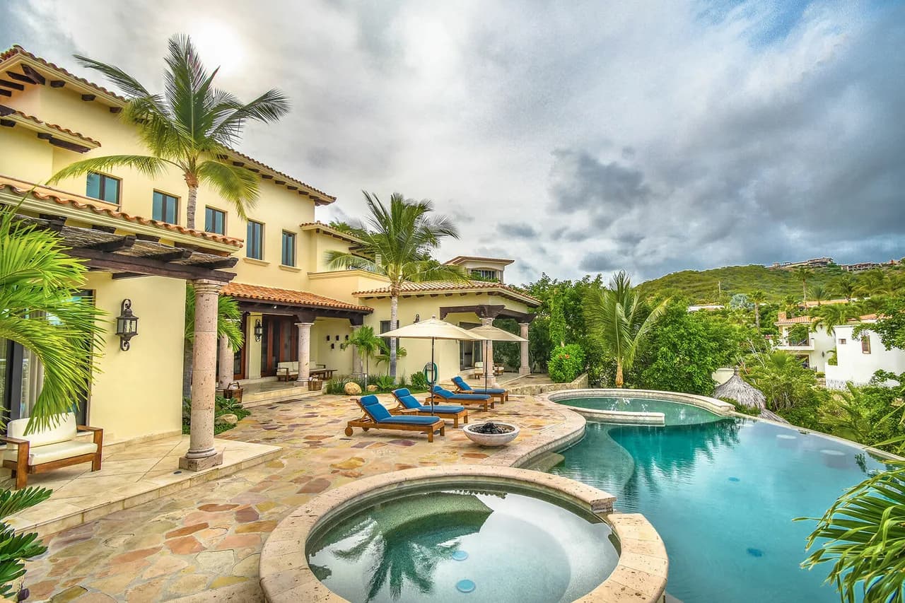Sleek Mexican Modern Villa with Swimming Pool photo 2
