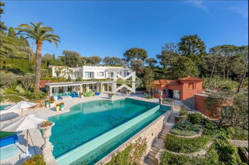Exceptional Villa With Breathtaking Sea View