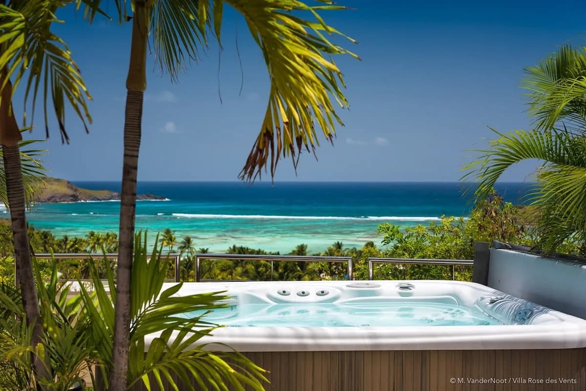 Cozy And Stylish Villa Overlooking Grand Cul De Sac photo 2