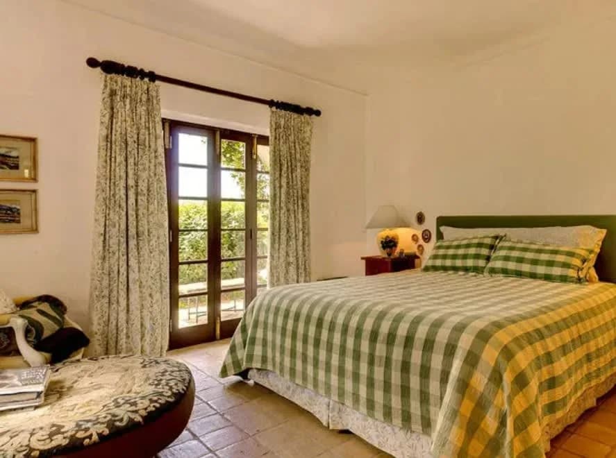 Grand Elegant Villa Surrounded By Lovely Gardens photo 3