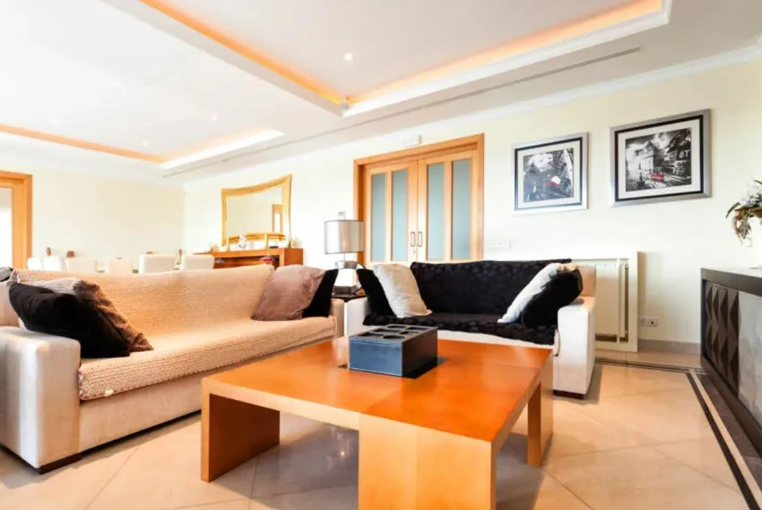 Clear Blue Villa With Stunning Beachfront Views photo 2