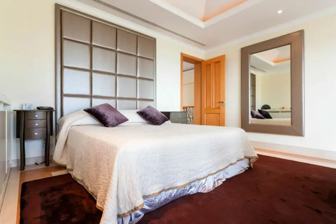 Clear Blue Villa With Stunning Beachfront Views photo 3