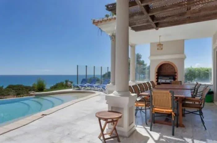 Clear Blue Villa With Stunning Beachfront Views photo 5