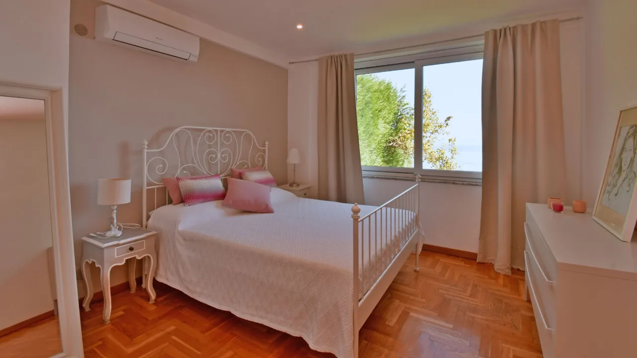 Stunning Villa In A Glorious, Coastal Location photo 3