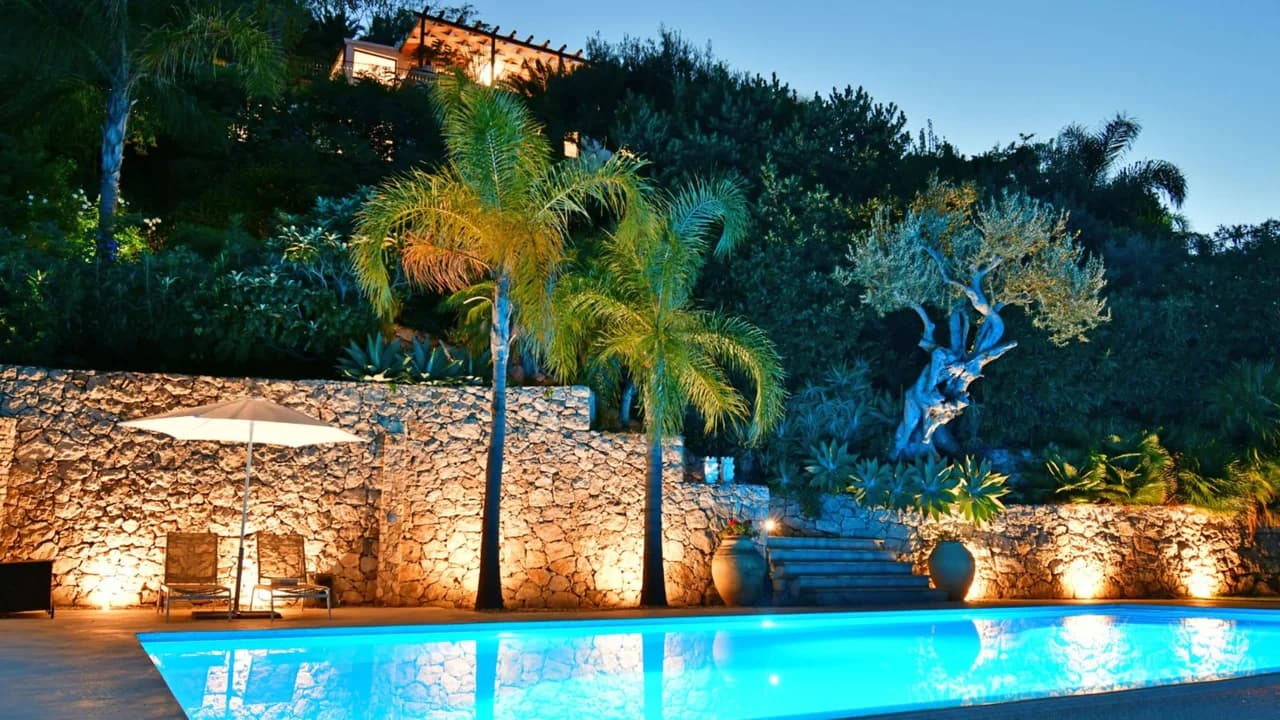 Stunning Villa In A Glorious, Coastal Location photo 5