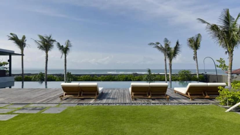 Beachfront Fantastic Family Villa
