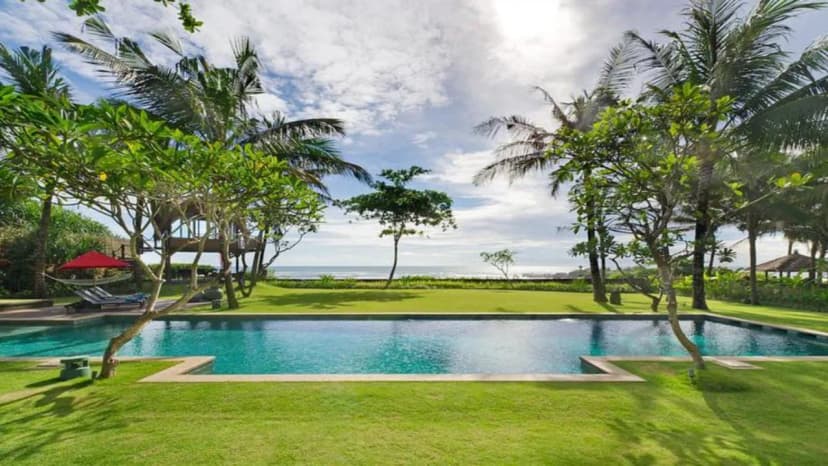 Fantastic 5 BR Villa On The Beachfront