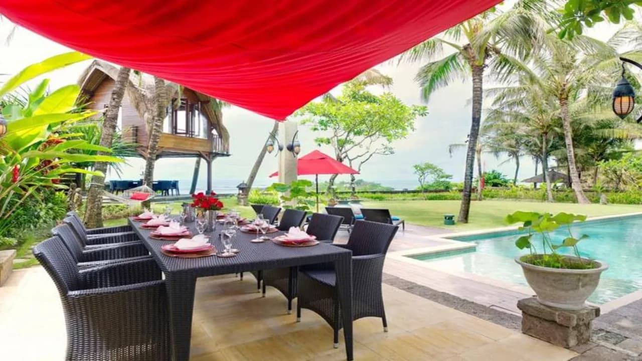 Fantastic 5 BR Villa On The Beachfront photo 5