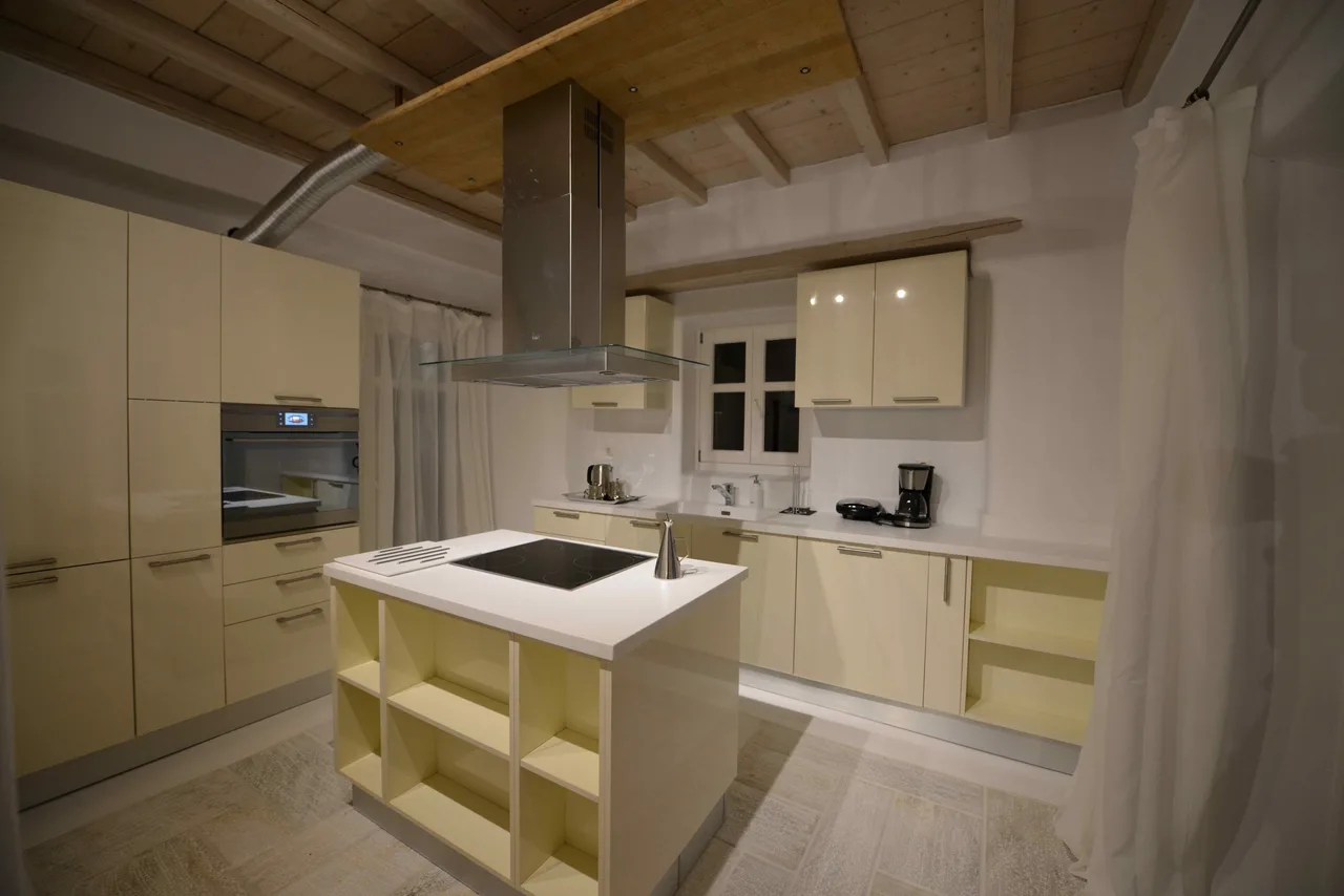 Luxury 4 Bedroom Villa with Pool photo 3