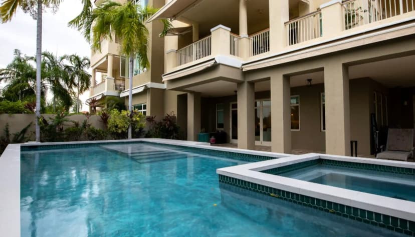 Sunny Side Villa In Plantation Village