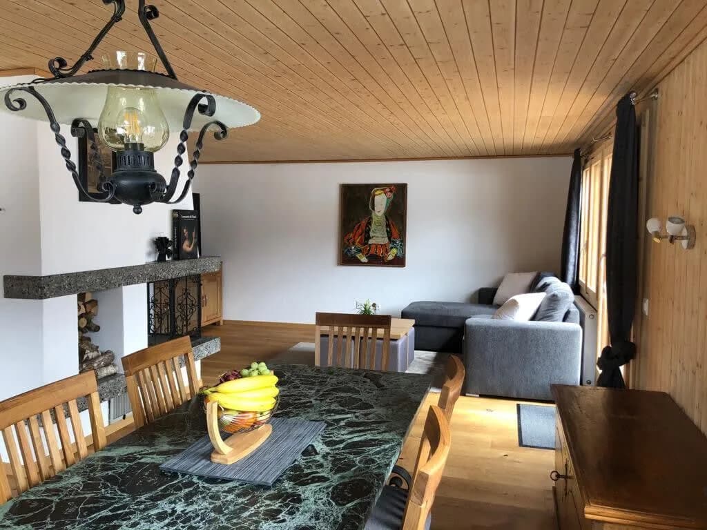 Newly Renovated 3 Bedroom Apartment with Beautiful Views photo 2