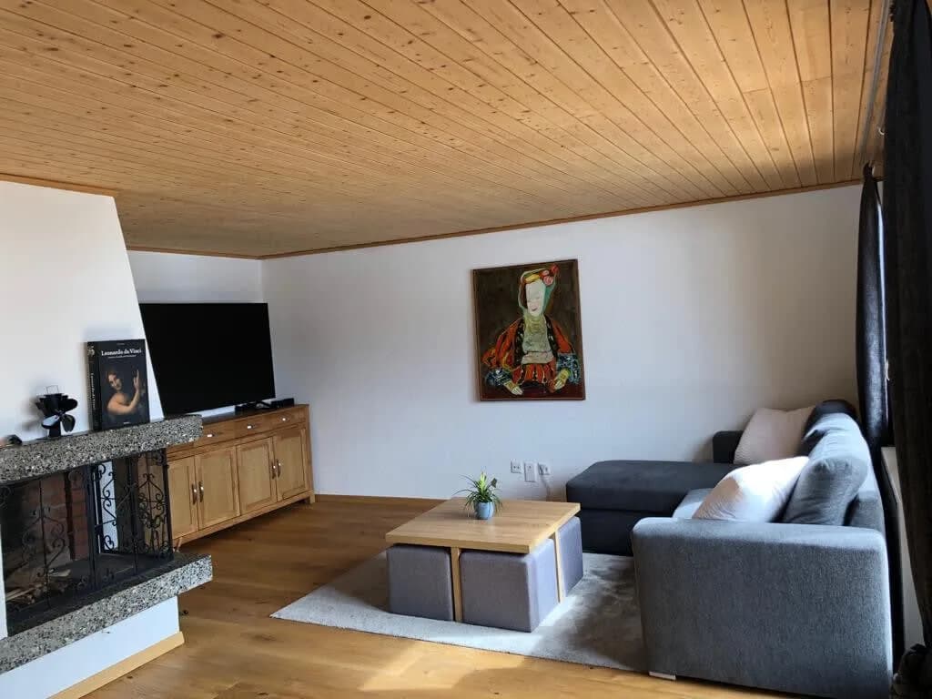 Newly Renovated 3 Bedroom Apartment with Beautiful Views photo 3