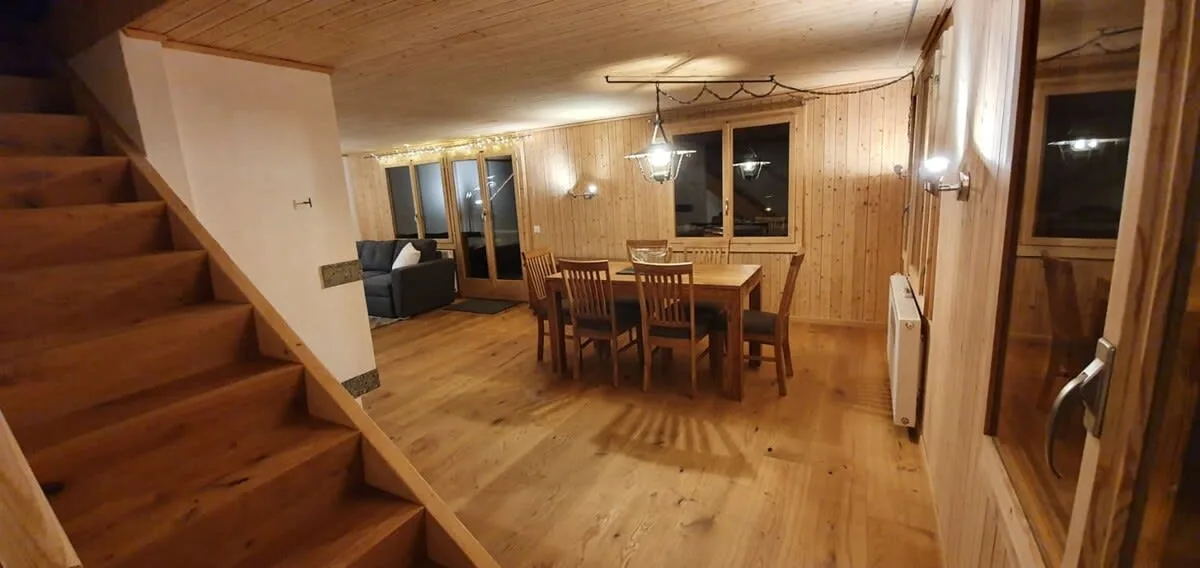 Newly Renovated 3 Bedroom Apartment with Beautiful Views photo 5