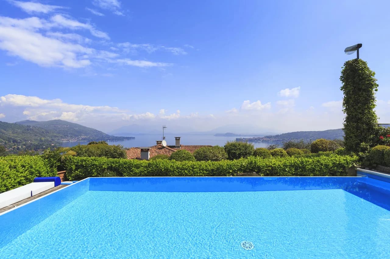 Tantalizing Vacation Villa overlooking Lake Maggiore photo 3