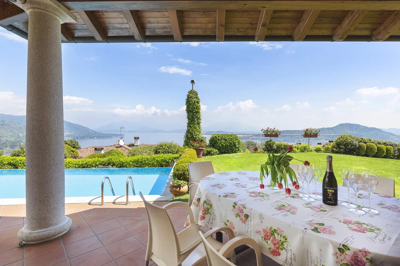 Tantalizing Vacation Villa overlooking Lake Maggiore photo 4