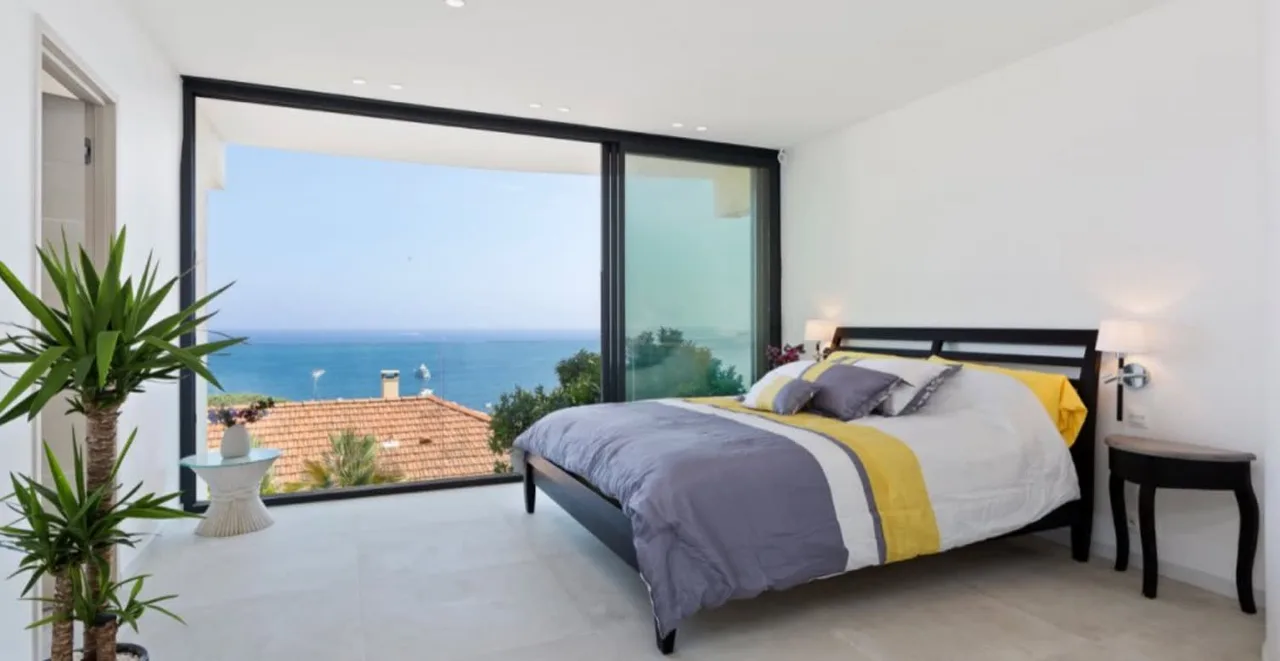 Unique Modern Villa With High Quality Fittings photo 3