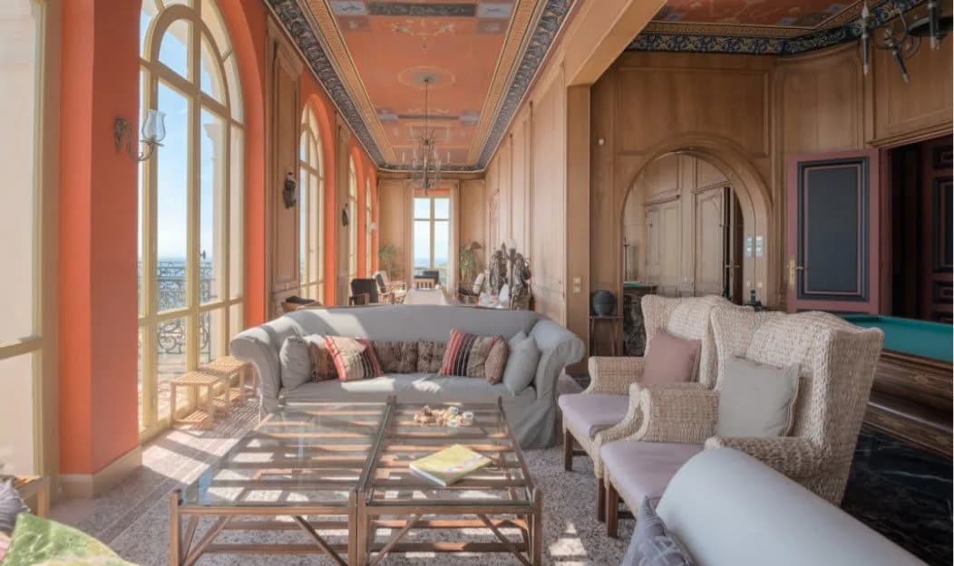 Fantastic Waterfront Villa With Mediterranean Park photo 2