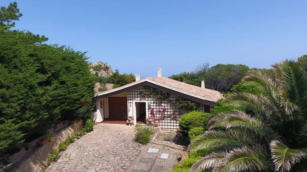 The White Designed Villa photo 4