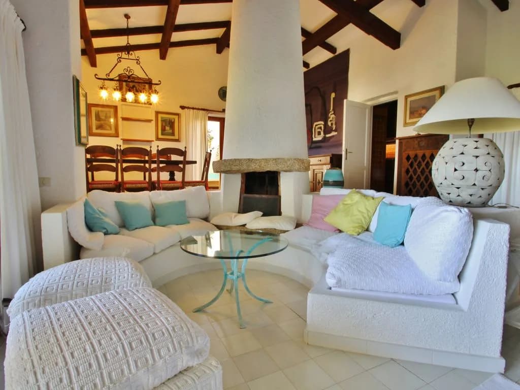 The White Designed Villa photo 5