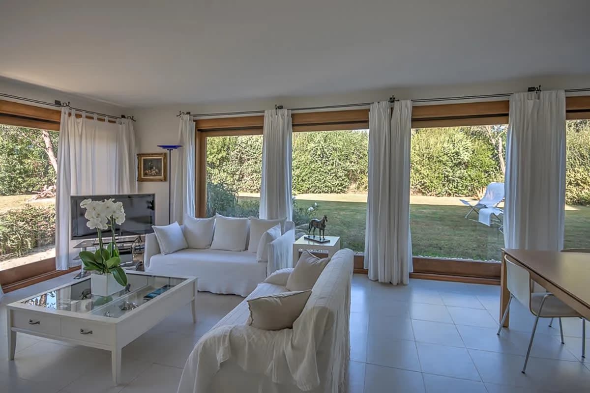 Posh Minimalist Villa On A Private Golf Estate photo 2