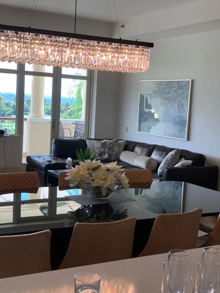 Queen Villa Nestled Among Acres Of Natural Beauty