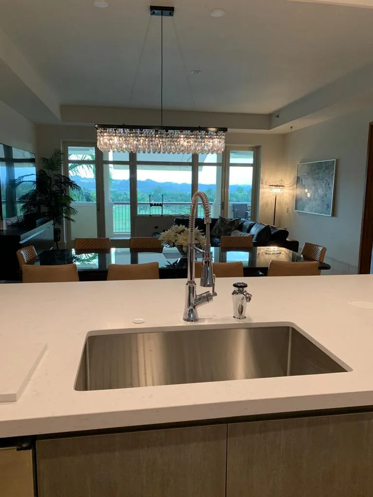 Queen Villa Nestled Among Acres Of Natural Beauty photo 3