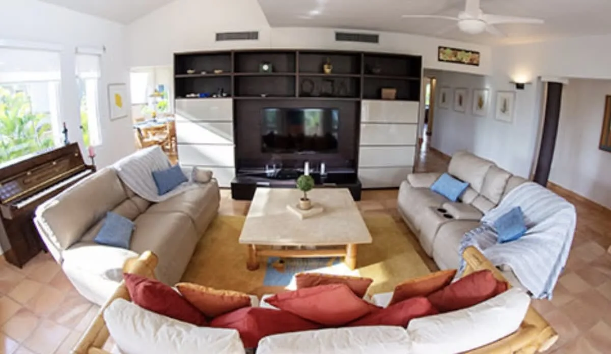 Spectacular Getaway Villa In Tranquil Location photo 2