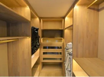 Superb Vast Loft With Intriguing Interiors photo 5