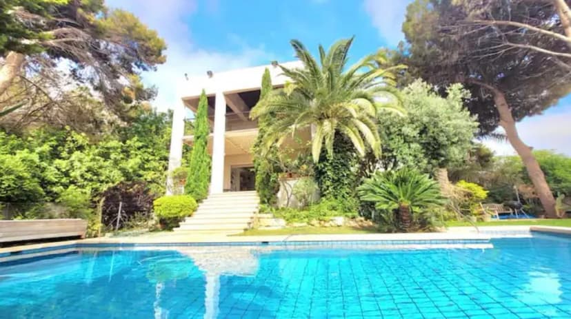 Peaceful Villa Heated Pool in a Magical Setting